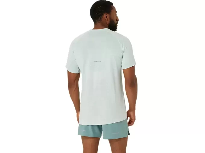 MEN’S SEAMLESS SHORT SLEEVE TOP