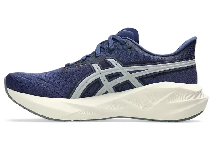 NOVABLAST  5 ASICS TRACK CLUB