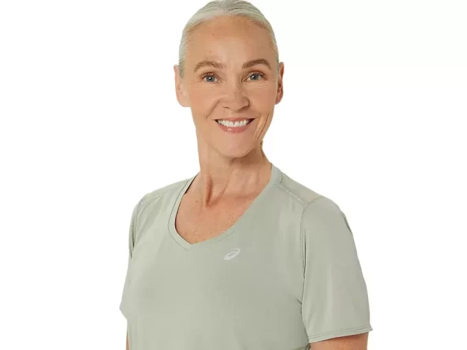 ROAD V-NECK SHORT SLEEVE TOP ROAD V-NECK SHORT SLEEVE TOP