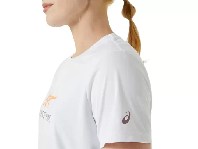 WOMEN’S COURT TENNIS GRAPHIC TEE WOMEN’S COURT TENNIS GRAPHIC TEE