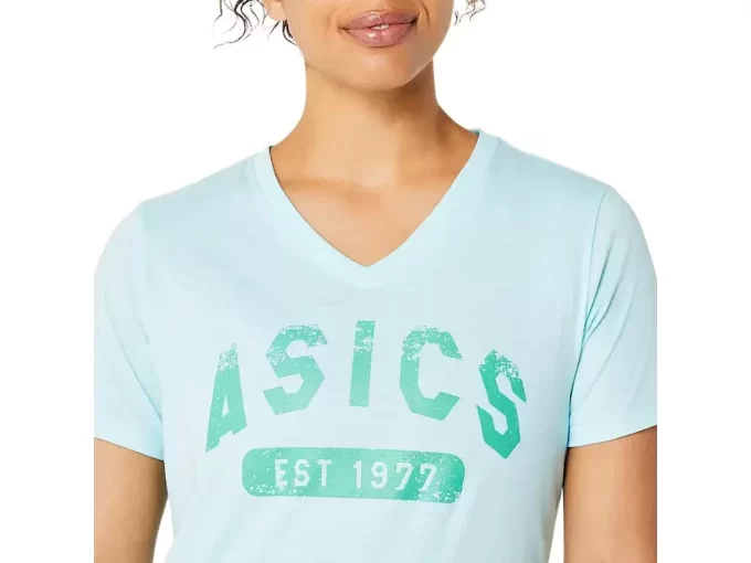 WOMEN’S SHORT SLEEVE EST 1977 V-NECK TEE