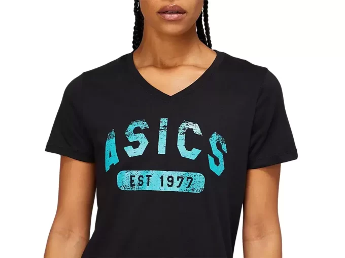 WOMEN’S SHORT SLEEVE EST 1977 V-NECK TEE