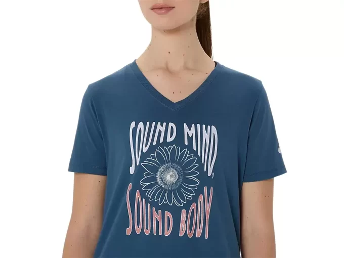 WOMEN’S SUNFLOWER SLOGAN V-NECK