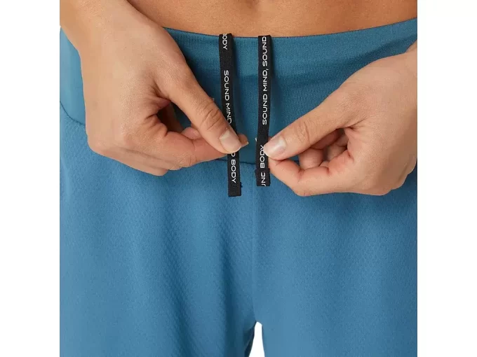 WOMEN’S VENTILATE 2-N-1 3.5IN SHORT WOMEN’S VENTILATE 2-N-1 3.5IN SHORT